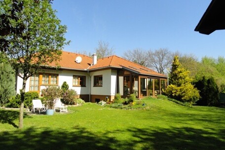 Garten Hinteransicht.jpeg